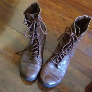 Boots size 6 1/2